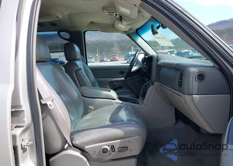 2004 Chevrolet Tahoe Z71 z USA, uszkodzony, nr VIN 1GNEK13Z64R210868